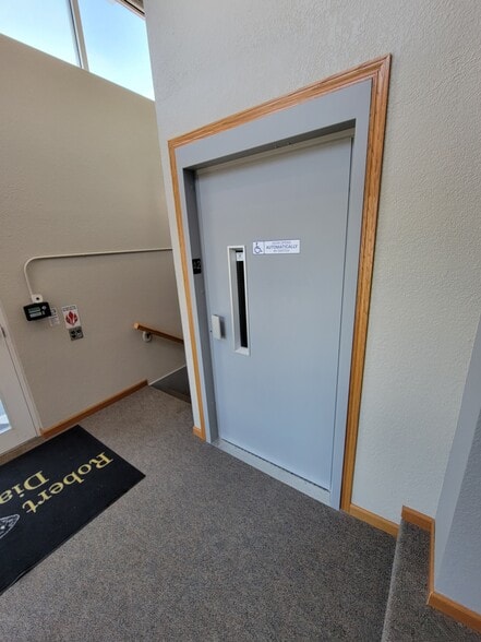 More Photos Of 14640 W Greenfield Ave, Brookfield Office Residential For Lease