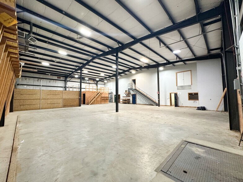 More Photos Of 368 Killingly Rd, Pomfret Center Industrial For Lease