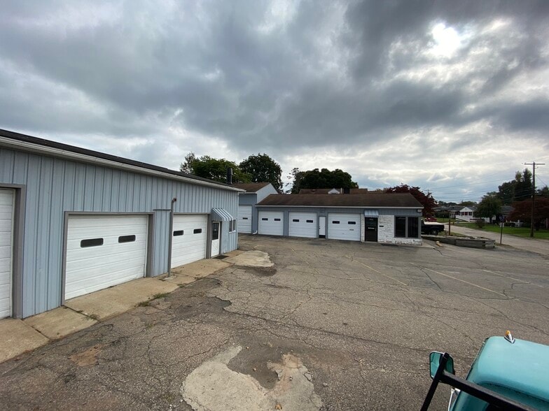 More Photos Of 513 32nd St, Vienna Auto Repair For Sale