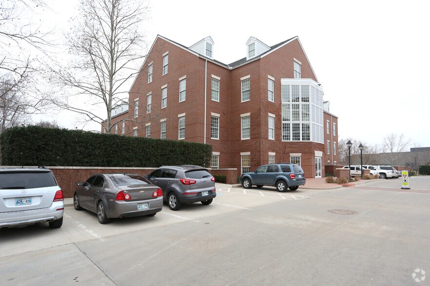 More Photos Of 6201 N Classen Blvd, Oklahoma City Office For Lease
