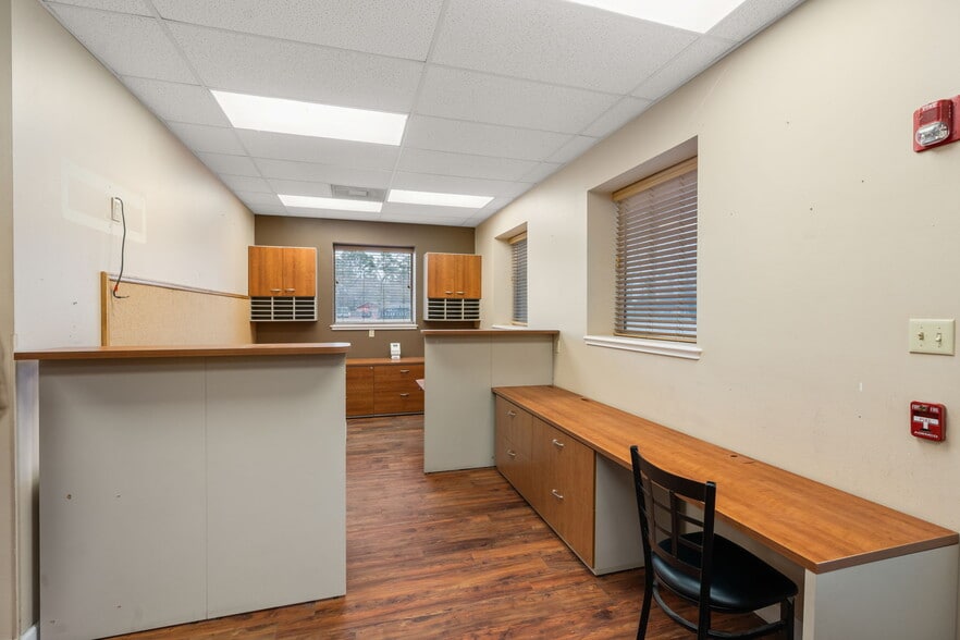More Photos Of 2200 Sciaaca Rd, Spring Office For Sale