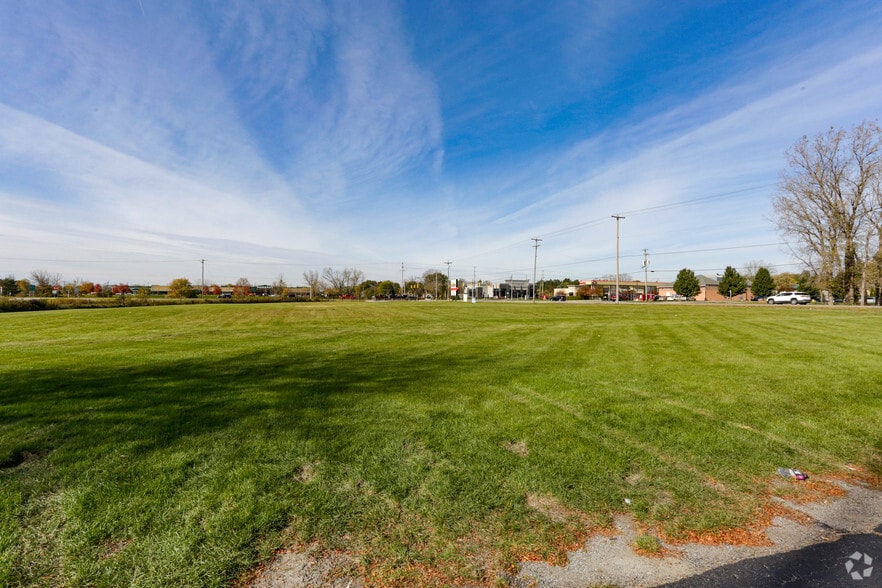 More Photos Of E Court St @ N Irish, Davison Land For Sale