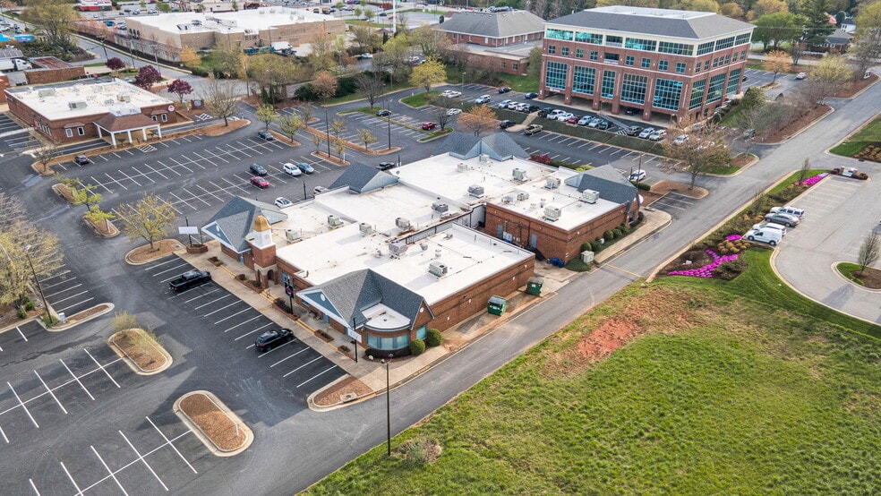 More Photos Of 435 Dolley Madison Rd, Greensboro Freestanding For Lease