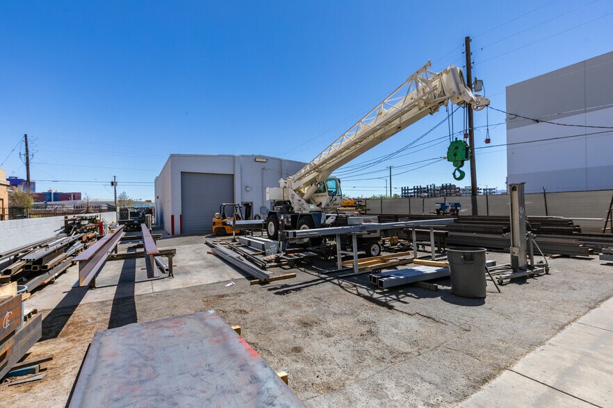 More Photos Of 3850 Pioneer Ave, Las Vegas Showroom For Sale