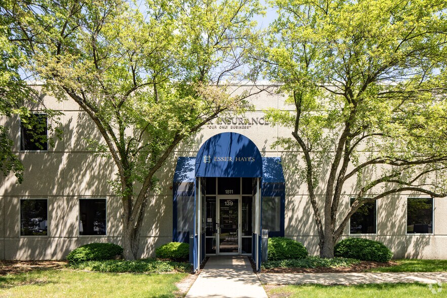 More Photos Of 1811 High Grove Ln, Naperville Office For Lease