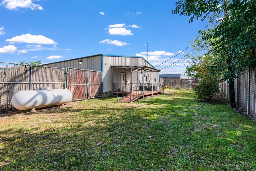 More Photos Of 1399 Sattler Rd, New Braunfels Office For Sale