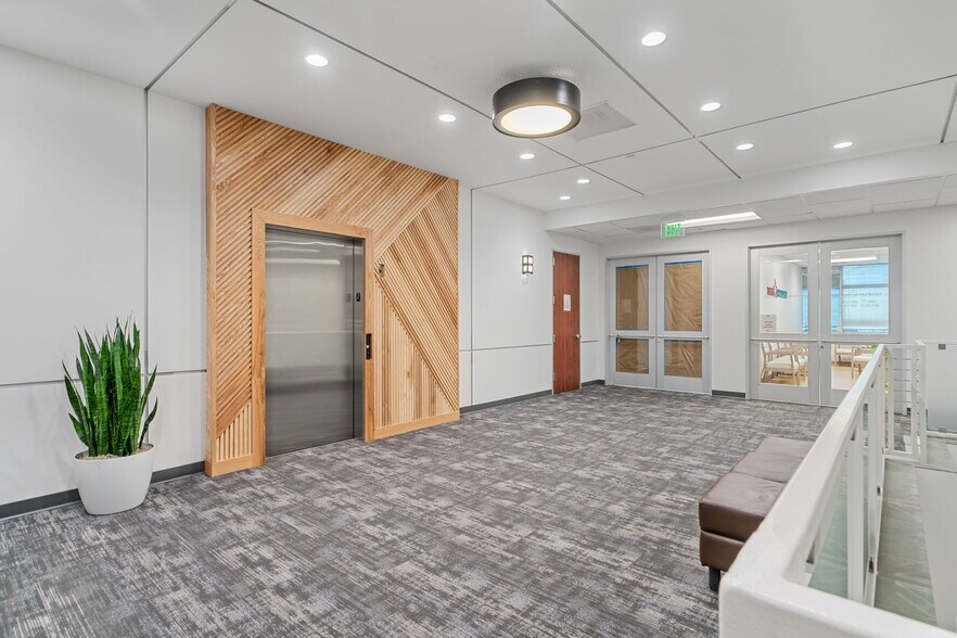 More Photos Of 506 Graham Dr, Tomball Medical For Lease