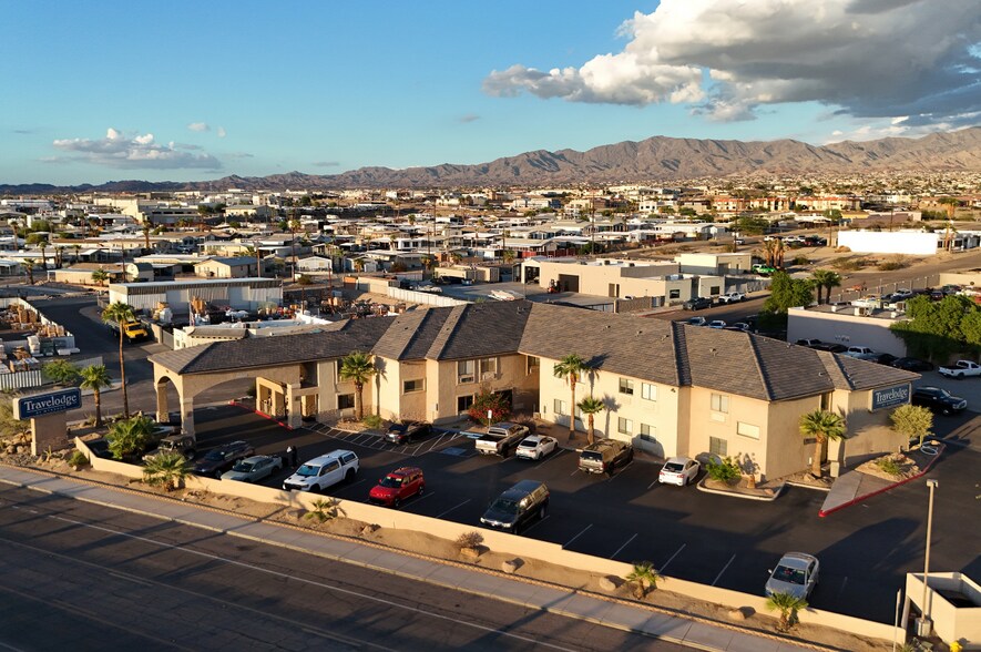 More Photos Of 480 London Bridge Rd, Lake Havasu City Hotel For Sale