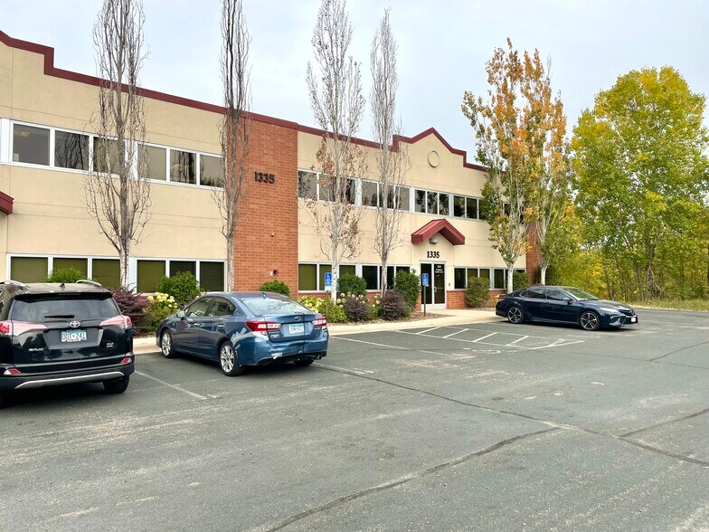 More Photos Of 1335 Corporate Center Curv, Saint Paul Medical For Lease