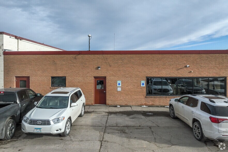 More Photos Of 2975 N Washington St, Grand Forks Distribution For Lease