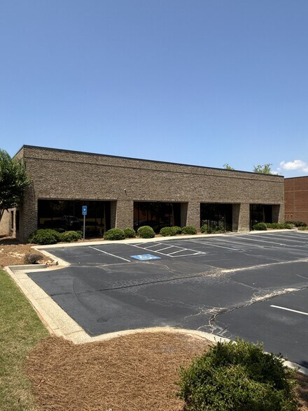 More Photos Of 4135 Industry Way, Flowery Branch Warehouse For Lease