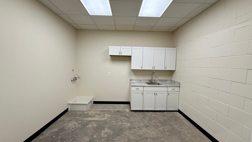 More Photos Of 1638 Chapin Road rd, Chapin Freestanding For Lease