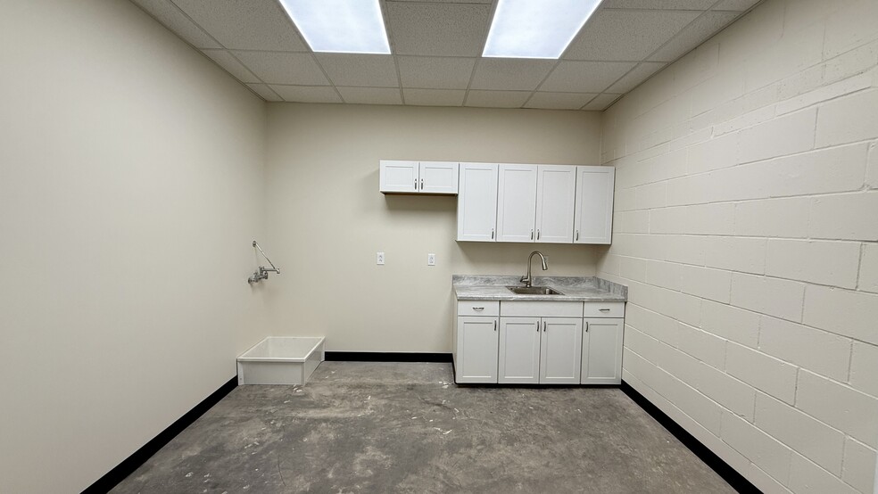 More Photos Of 1638 Chapin Road rd, Chapin General Retail For Sale