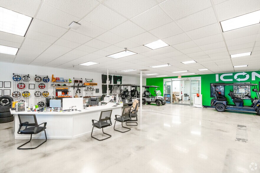 More Photos Of 213-450 Crossroads Blvd, Cary Storefront For Lease