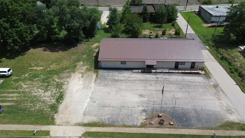 Primary Photo Of 704 E Washington St, Cuba Freestanding For Lease