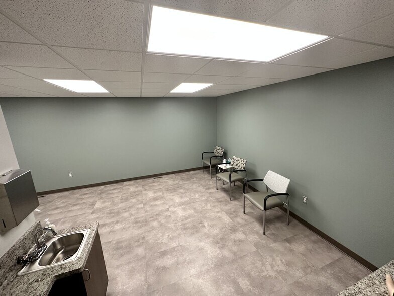 More Photos Of 813 W Michigan Ave, Jackson Medical For Sale