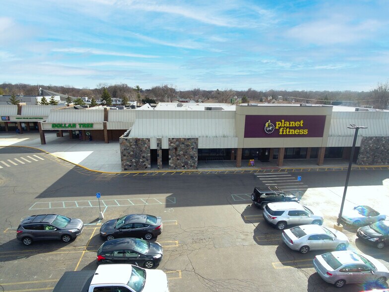 More Photos Of 37601-37755 5 Mile Rd, Livonia Unknown For Lease