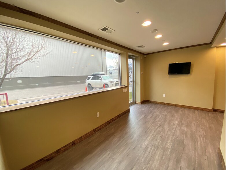 More Photos Of 1933 Dolores Way, Carbondale Industrial For Lease