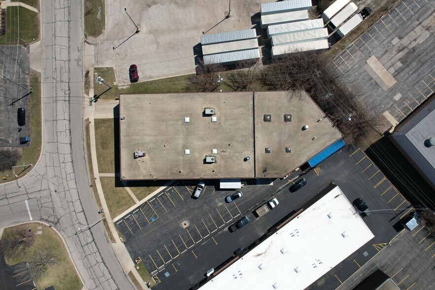 More Photos Of 1229 Capitol Dr, Addison Distribution For Sale