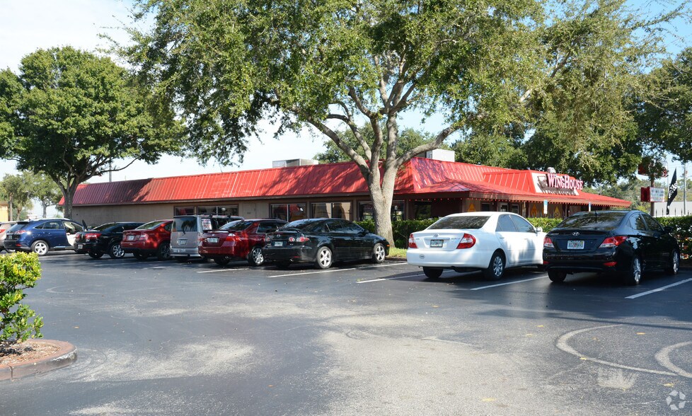More Photos Of 34900 US Highway 19 N, Palm Harbor Restaurant For Lease