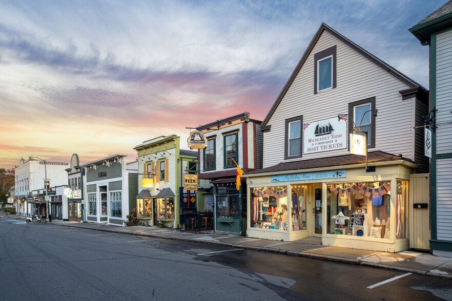 More Photos Of 19 Cottage St, Bar Harbor Storefront For Sale