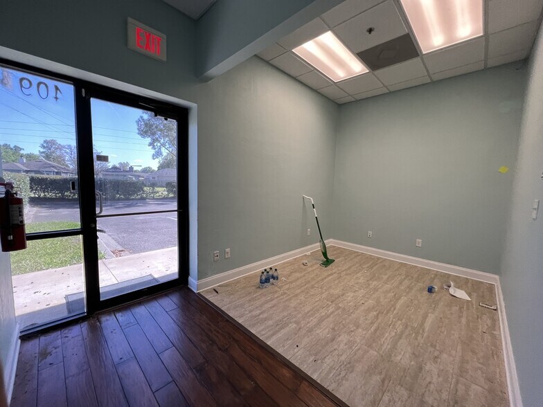 More Photos Of 1635 Farm Way, Middleburg Warehouse For Sale