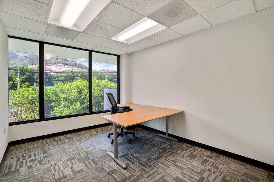 More Photos Of 30423 Canwood St, Agoura Hills Office For Sale