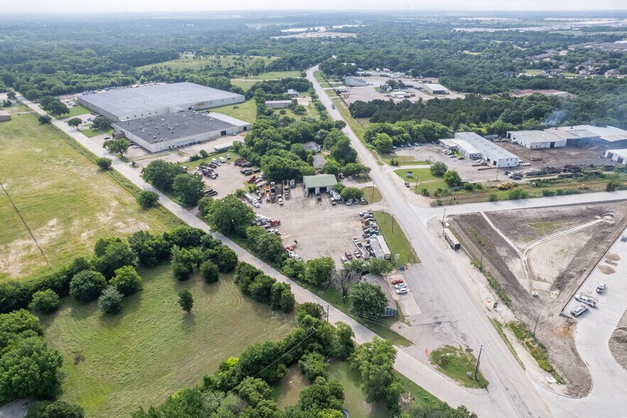 More Photos Of 200 Nichols Dr, Hutchins Truck Terminal For Lease