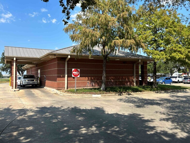 More Photos Of 11152 S Gessner Rd, Houston Bank For Sale