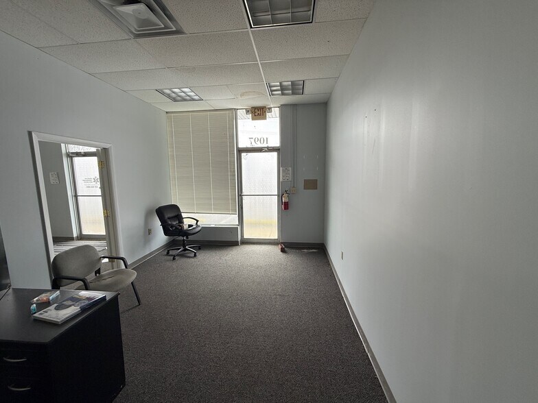 More Photos Of 1089-1097 W Locust St, Wilmington Unknown For Lease