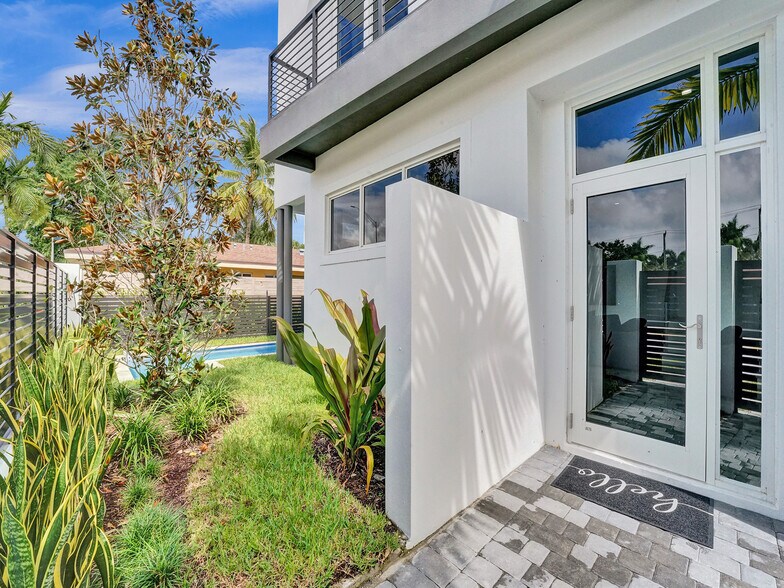 More Photos Of 1220 NE 15th Ave, Fort Lauderdale Apartments For Sale