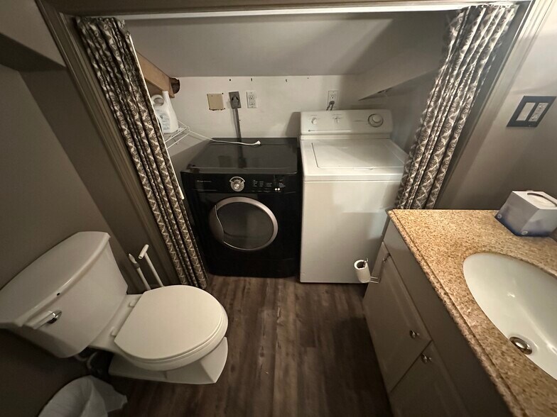 More Photos Of 430 Carolina Way, Highlands Flex For Sale