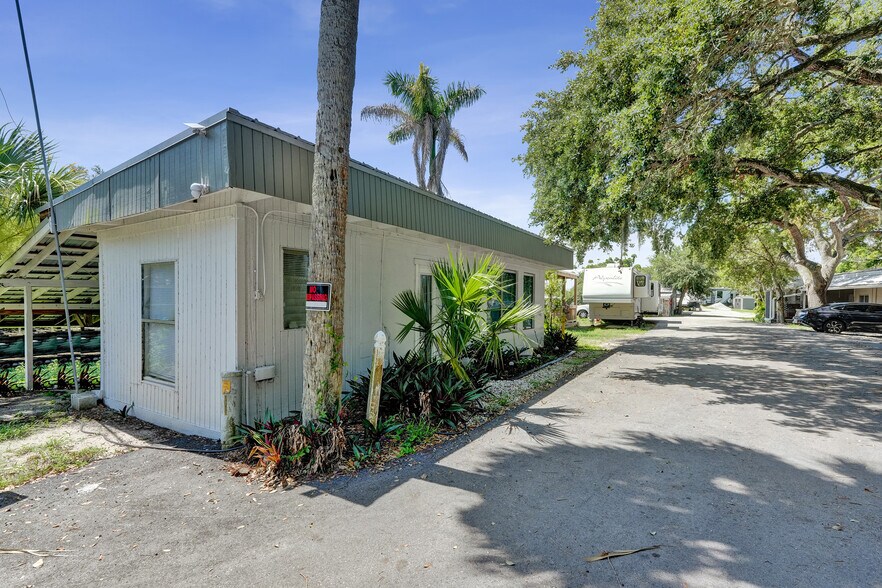 More Photos Of , Moore Haven Multifamily For Sale
