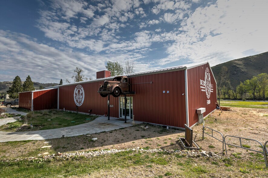 More Photos Of 125 & 139 Hannon Ln, Darby Restaurant For Sale