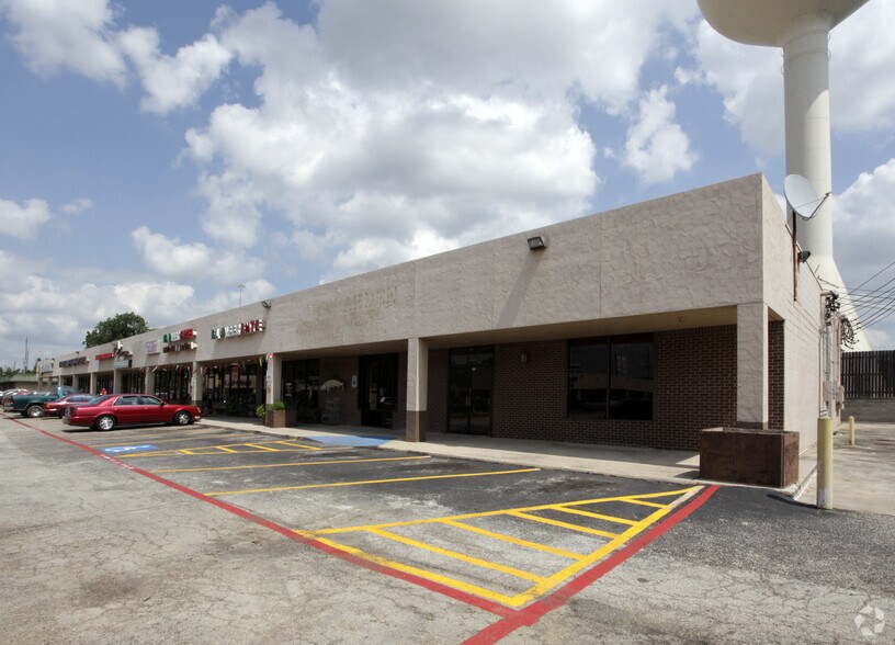 More Photos Of 25192 Interstate 45, Spring Unknown For Lease