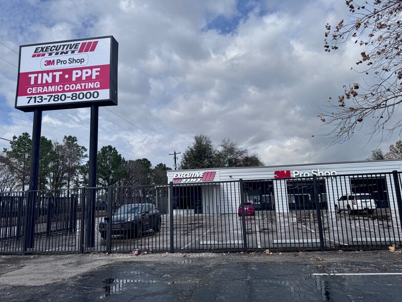 More Photos Of 10206 North Fwy, Houston Auto Repair For Sale