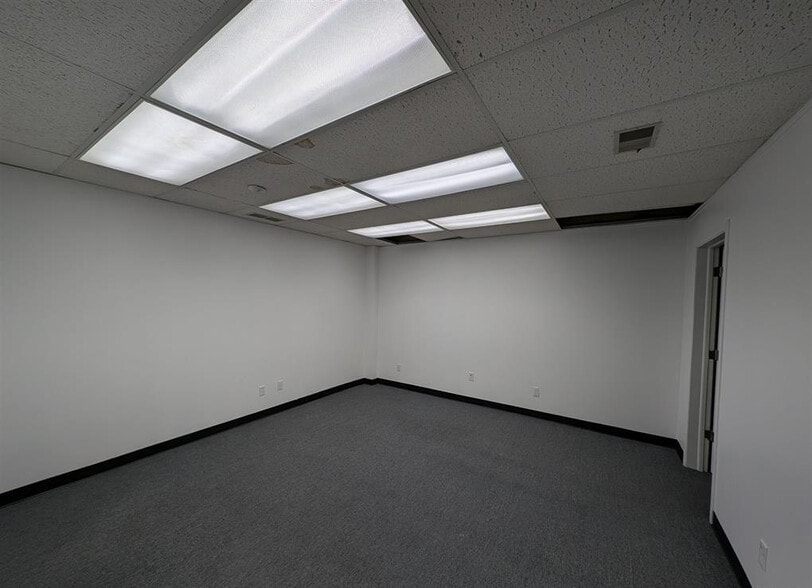 More Photos Of 7501 N University St, Peoria General Retail For Lease