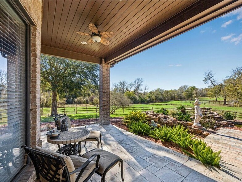 More Photos Of 16372 Highway 6, Navasota Specialty For Sale