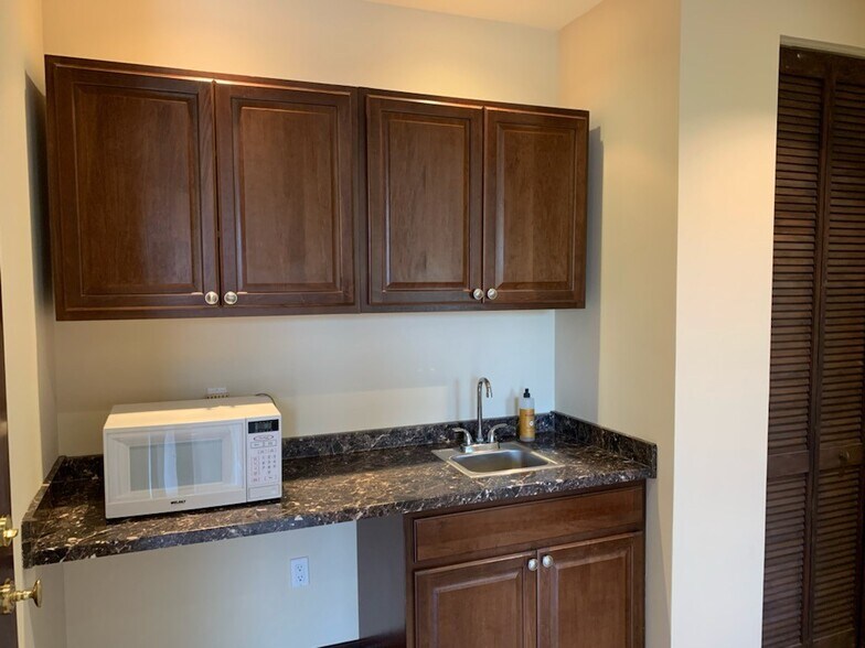 More Photos Of 2750 NE 185th St, Aventura Office For Lease