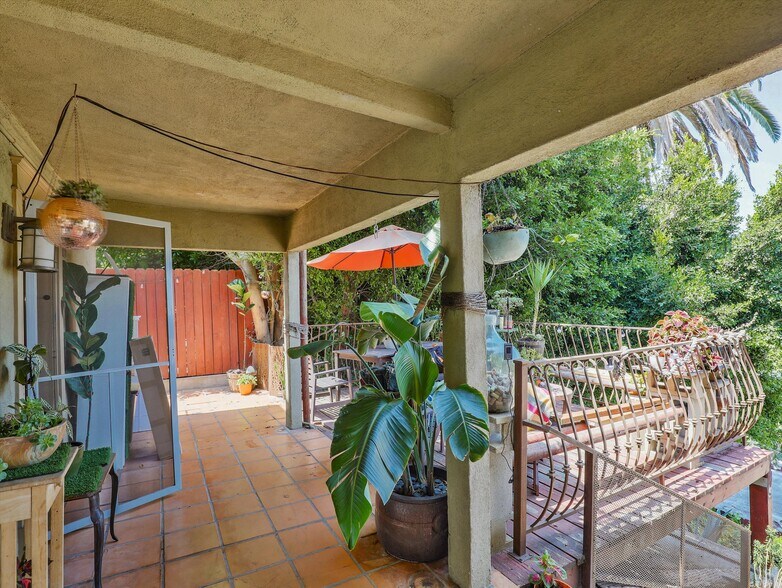 More Photos Of 1016 Laguna Ave, Los Angeles Apartments For Sale