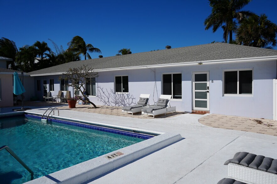 More Photos Of 100 Sandal Ln, Palm Beach Shores Apartments For Sale