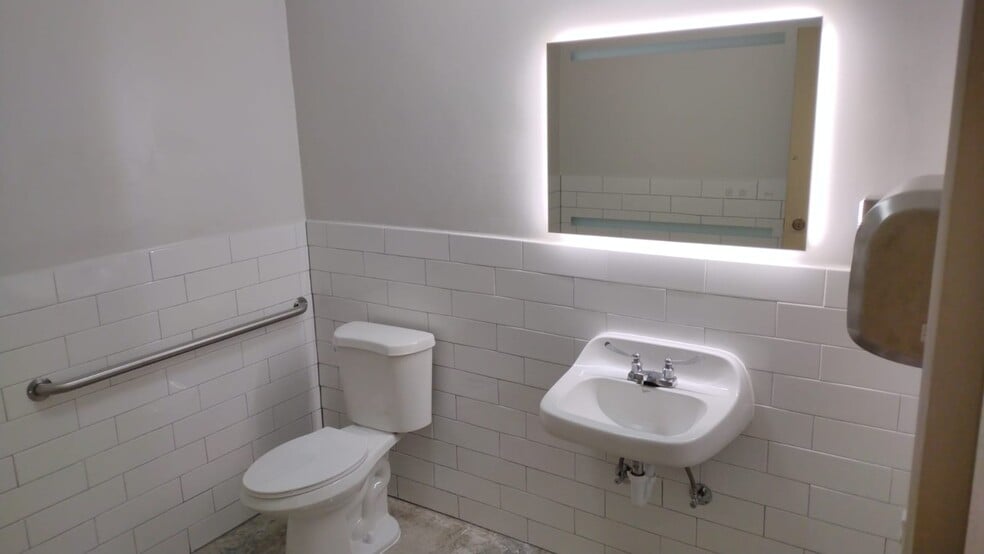 More Photos Of 1029-1045 N El Dorado St, Stockton Office For Lease