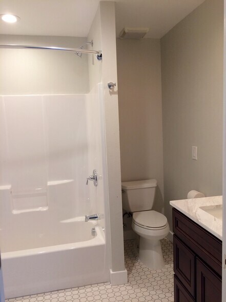 More Photos Of 1505 NW 10th Ave, Camas Multifamily For Sale