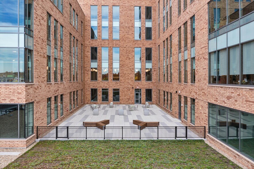 More Photos Of 141 South St Clair St, Pittsburgh Office For Lease