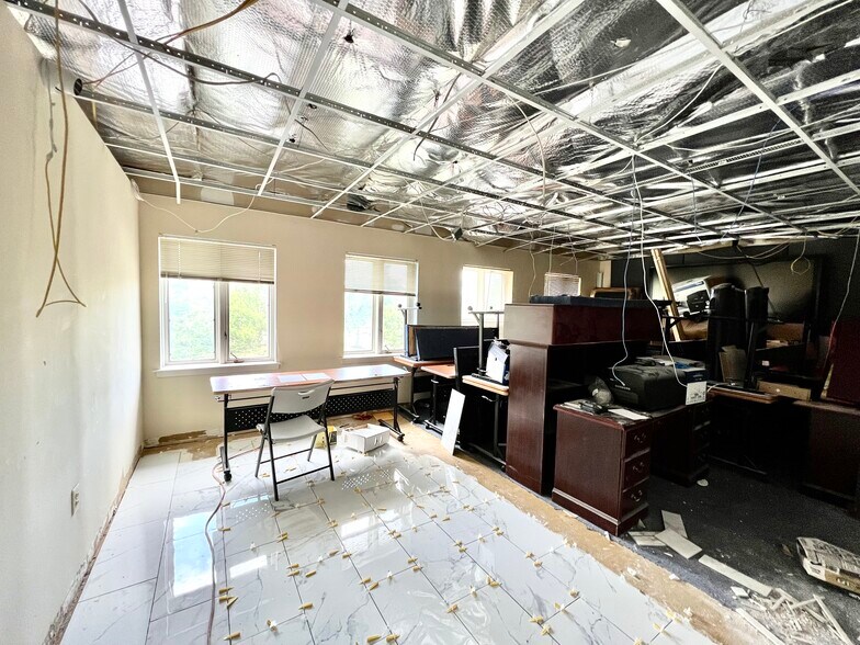 More Photos Of 7231-7243 Hanover Pky, Greenbelt Office For Lease