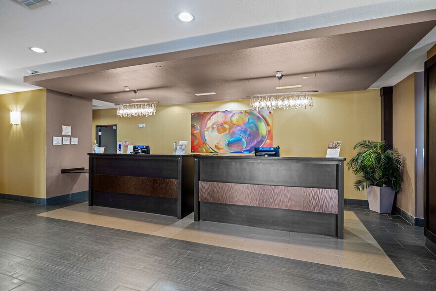 More Photos Of 110 Bmt Dr, Jourdanton Hotel For Sale