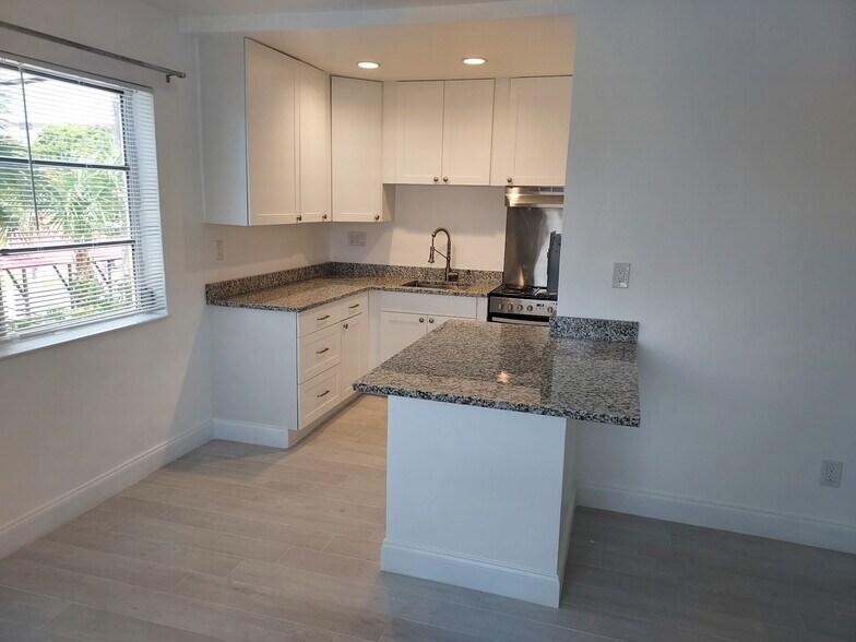 More Photos Of 117 N 5th St, Fort Pierce Office Residential For Sale