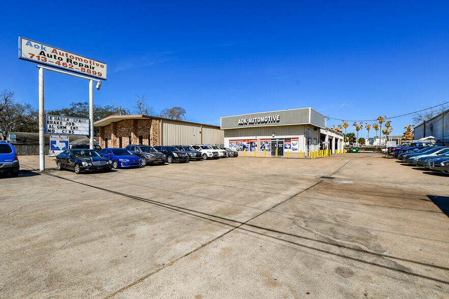 More Photos Of 9566 Kempwood Dr, Houston Auto Repair For Sale