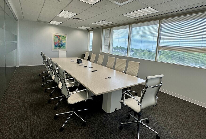 More Photos Of 4801 Olympia Park Plz, Louisville Office For Sale