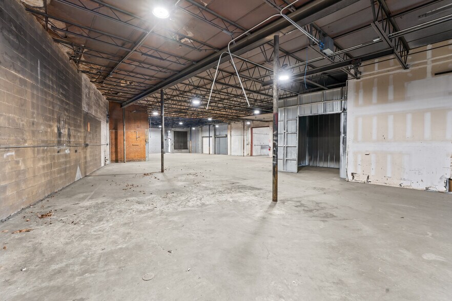 More Photos Of 1118 N Magnolia Ave, Ocala Warehouse For Lease